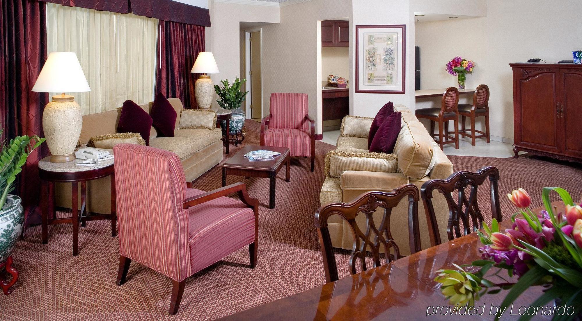 Embassy Suites By Hilton Dallas-Love Field Bilik gambar