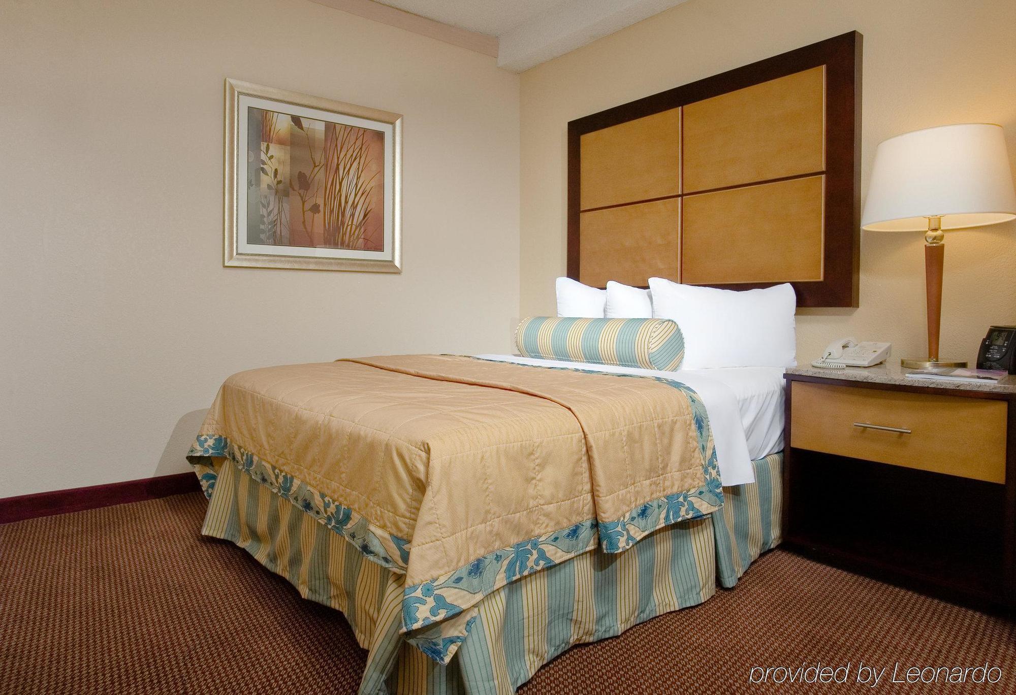 Embassy Suites By Hilton Dallas-Love Field Bilik gambar