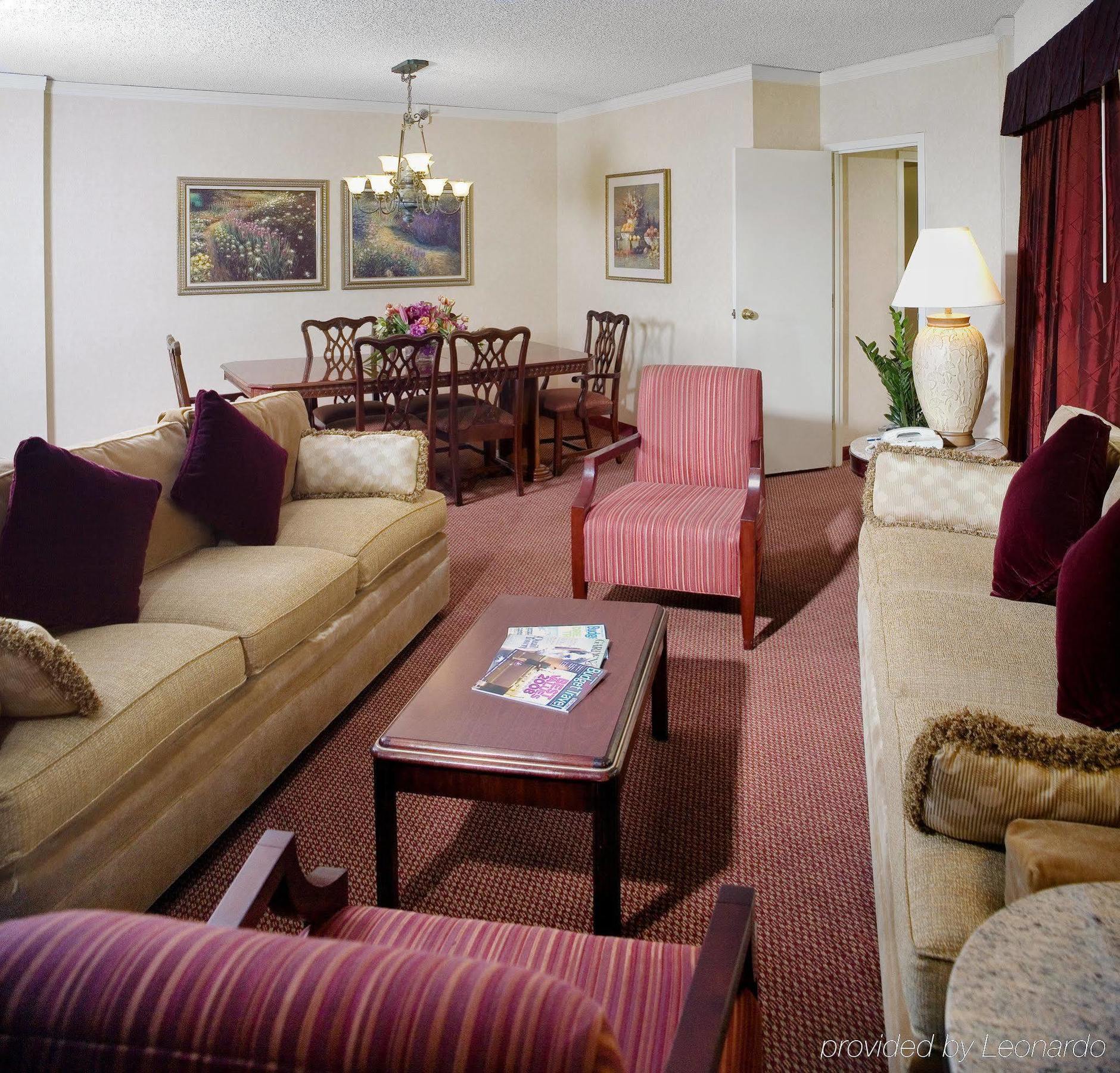 Embassy Suites By Hilton Dallas-Love Field Bilik gambar